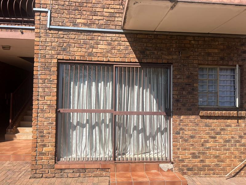 1 Bedroom Property for Sale in Weltevreden Park Gauteng