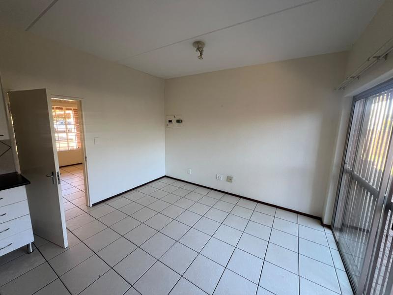 1 Bedroom Property for Sale in Weltevreden Park Gauteng