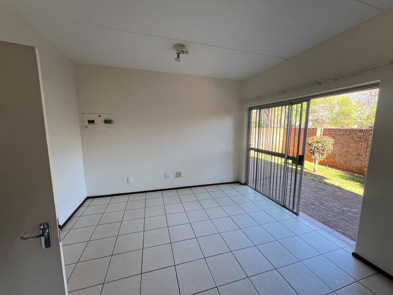1 Bedroom Property for Sale in Weltevreden Park Gauteng