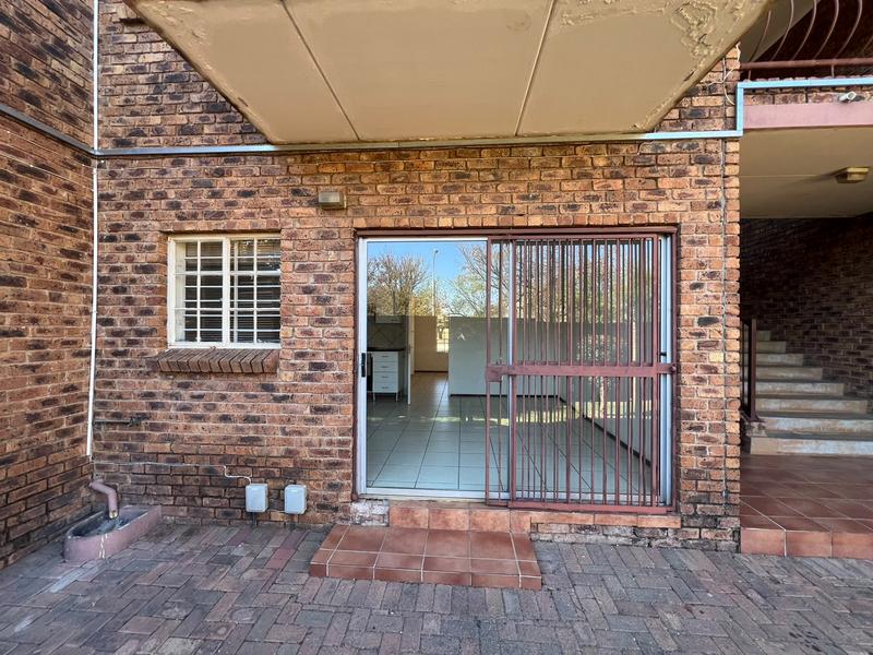1 Bedroom Property for Sale in Weltevreden Park Gauteng