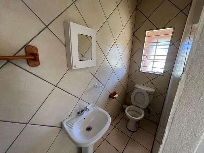 1 Bedroom Property for Sale in Weltevreden Park Gauteng