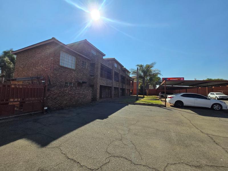 1 Bedroom Property for Sale in Weltevreden Park Gauteng