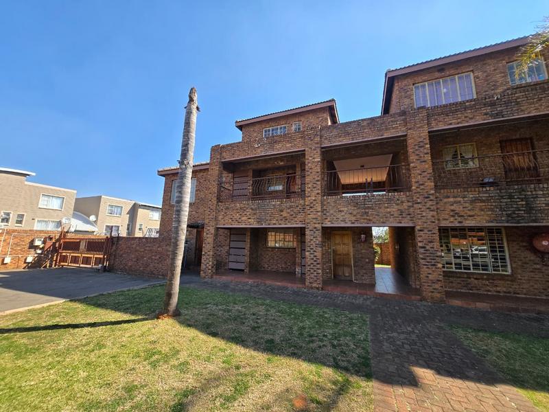 1 Bedroom Property for Sale in Weltevreden Park Gauteng