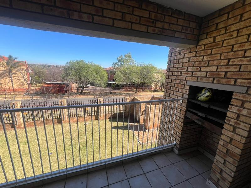 1 Bedroom Property for Sale in Weltevreden Park Gauteng