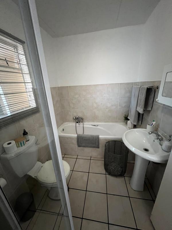 1 Bedroom Property for Sale in Weltevreden Park Gauteng