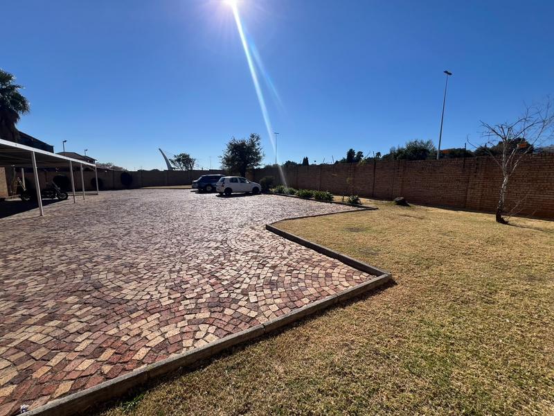 1 Bedroom Property for Sale in Weltevreden Park Gauteng