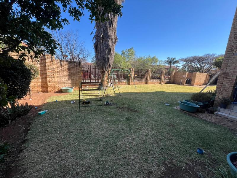 1 Bedroom Property for Sale in Weltevreden Park Gauteng
