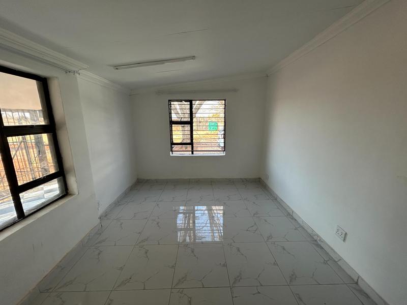 To Let 2 Bedroom Property for Rent in Knoppieslaagte Gauteng