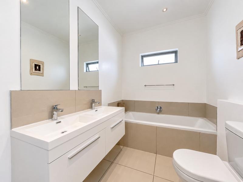 3 Bedroom Property for Sale in Bryanston Gauteng