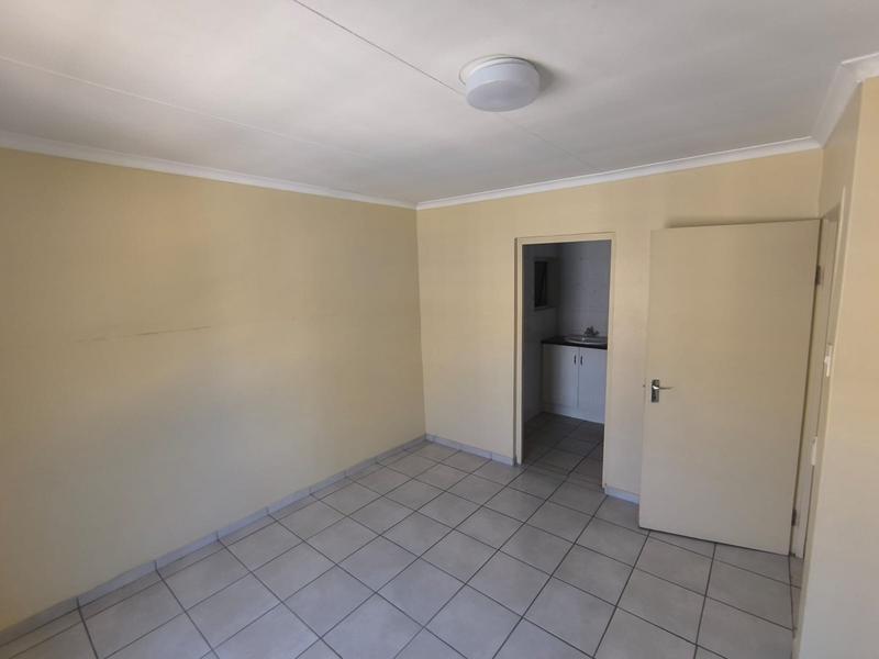 To Let 3 Bedroom Property for Rent in Murrayfield Gauteng