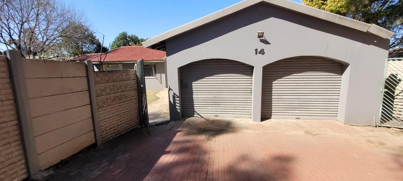 3 Bedroom Property for Sale in Brackendowns Gauteng