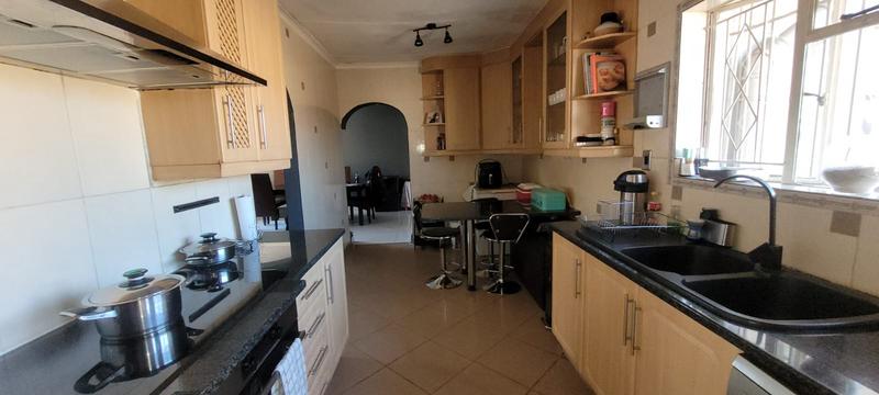 4 Bedroom Property for Sale in Brackendowns Gauteng