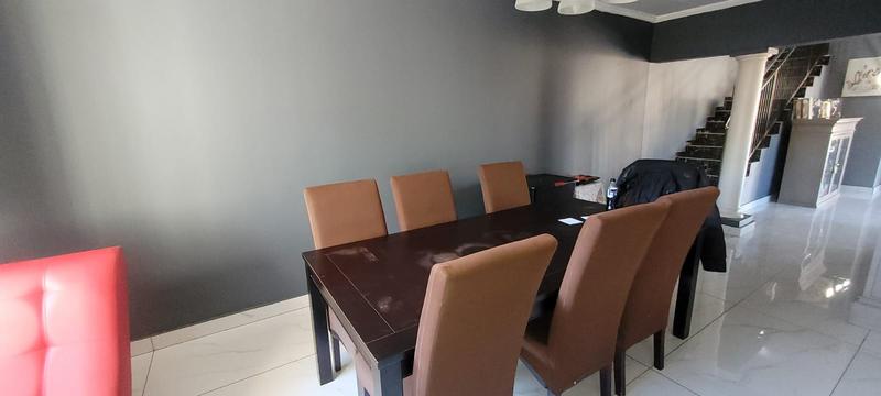 4 Bedroom Property for Sale in Brackendowns Gauteng