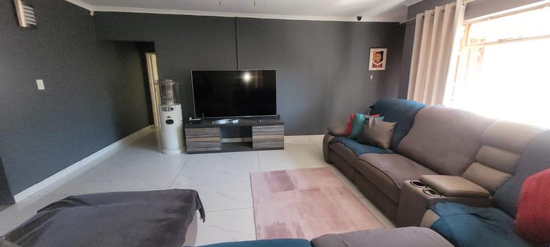 4 Bedroom Property for Sale in Brackendowns Gauteng