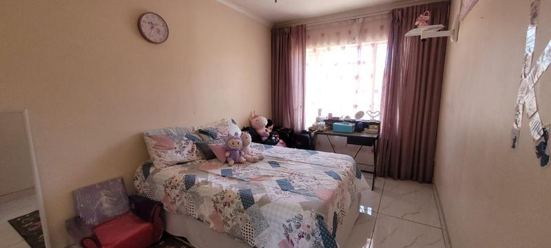 4 Bedroom Property for Sale in Brackendowns Gauteng
