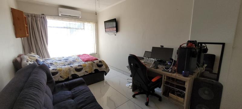 4 Bedroom Property for Sale in Brackendowns Gauteng