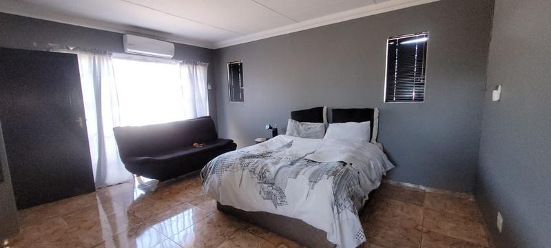 4 Bedroom Property for Sale in Brackendowns Gauteng