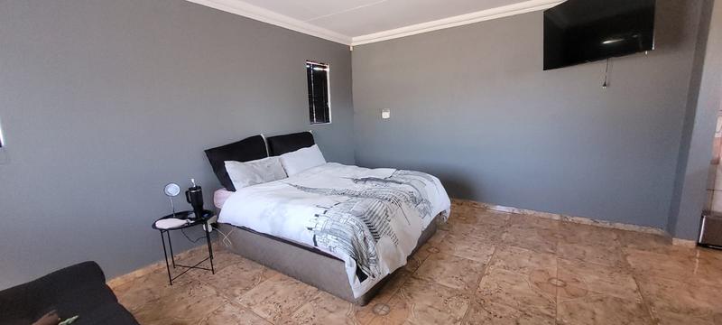 4 Bedroom Property for Sale in Brackendowns Gauteng