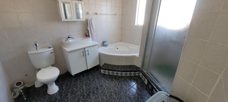 4 Bedroom Property for Sale in Brackendowns Gauteng