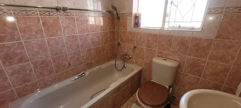 4 Bedroom Property for Sale in Brackendowns Gauteng