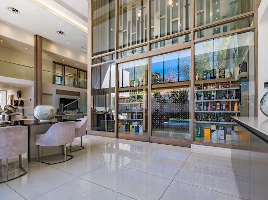 4 Bedroom Property for Sale in Hurlingham Gauteng