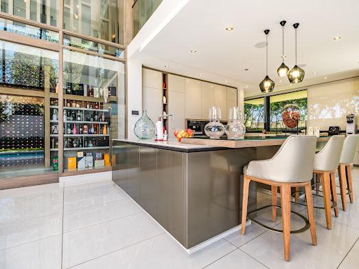 4 Bedroom Property for Sale in Hurlingham Gauteng