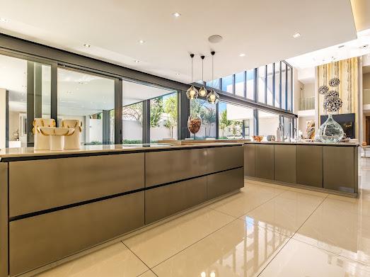4 Bedroom Property for Sale in Hurlingham Gauteng