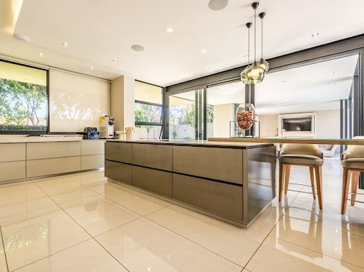 4 Bedroom Property for Sale in Hurlingham Gauteng