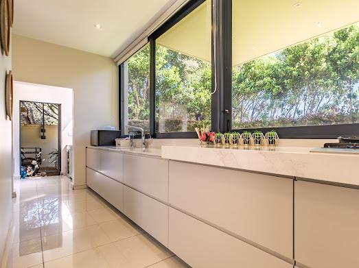 4 Bedroom Property for Sale in Hurlingham Gauteng