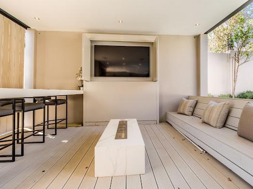 4 Bedroom Property for Sale in Hurlingham Gauteng