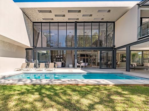 4 Bedroom Property for Sale in Hurlingham Gauteng