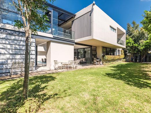 4 Bedroom Property for Sale in Hurlingham Gauteng