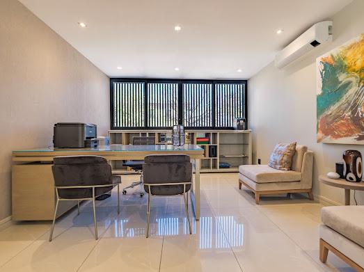 4 Bedroom Property for Sale in Hurlingham Gauteng