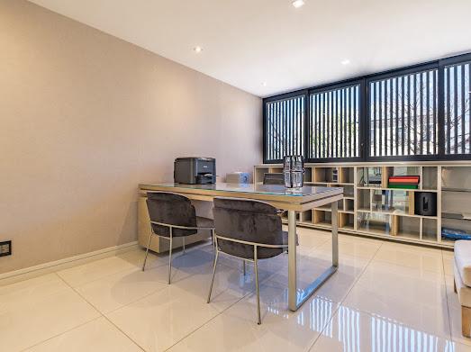 4 Bedroom Property for Sale in Hurlingham Gauteng
