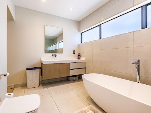 4 Bedroom Property for Sale in Hurlingham Gauteng