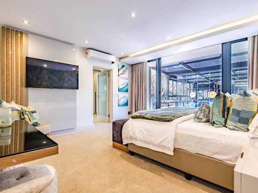 4 Bedroom Property for Sale in Hurlingham Gauteng