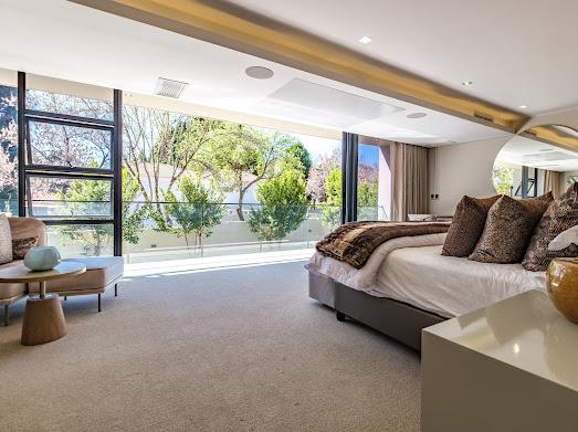 4 Bedroom Property for Sale in Hurlingham Gauteng