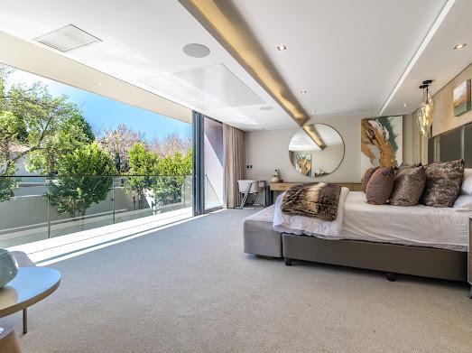 4 Bedroom Property for Sale in Hurlingham Gauteng