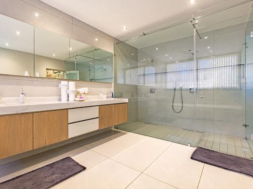 4 Bedroom Property for Sale in Hurlingham Gauteng