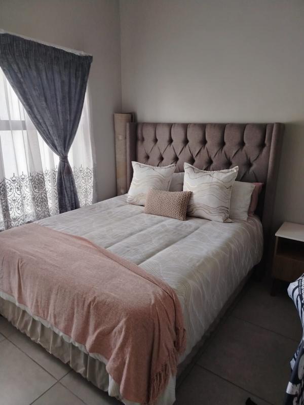 To Let 2 Bedroom Property for Rent in Glen Marais Gauteng