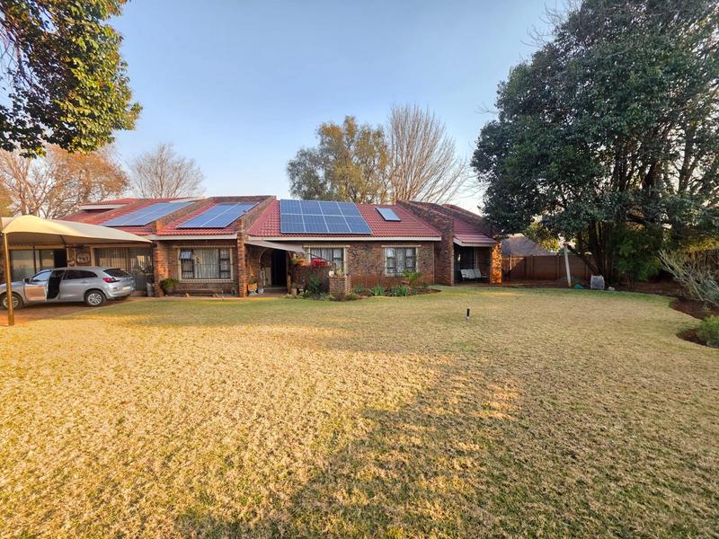 5 Bedroom Property for Sale in Golf Park Gauteng