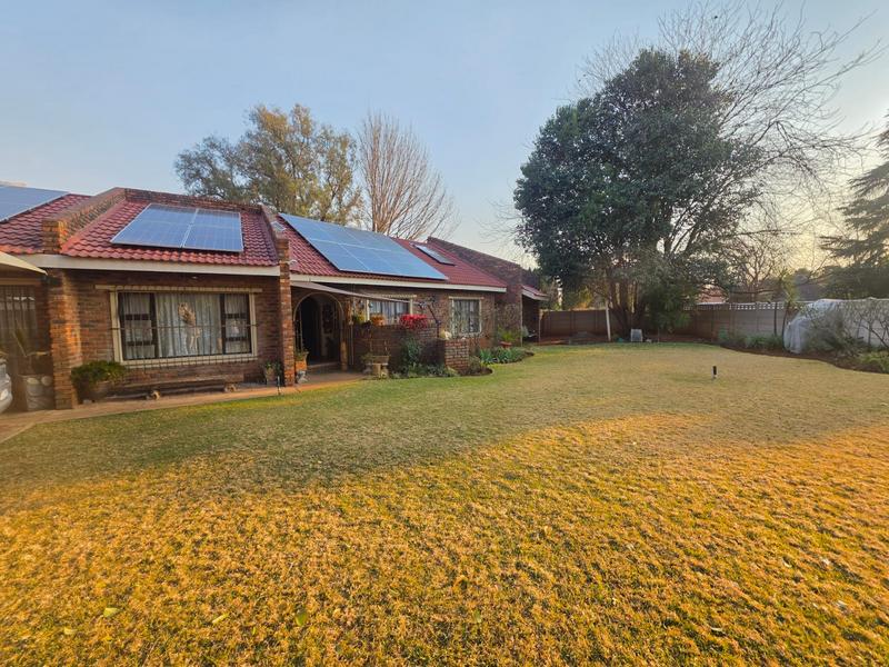 5 Bedroom Property for Sale in Golf Park Gauteng
