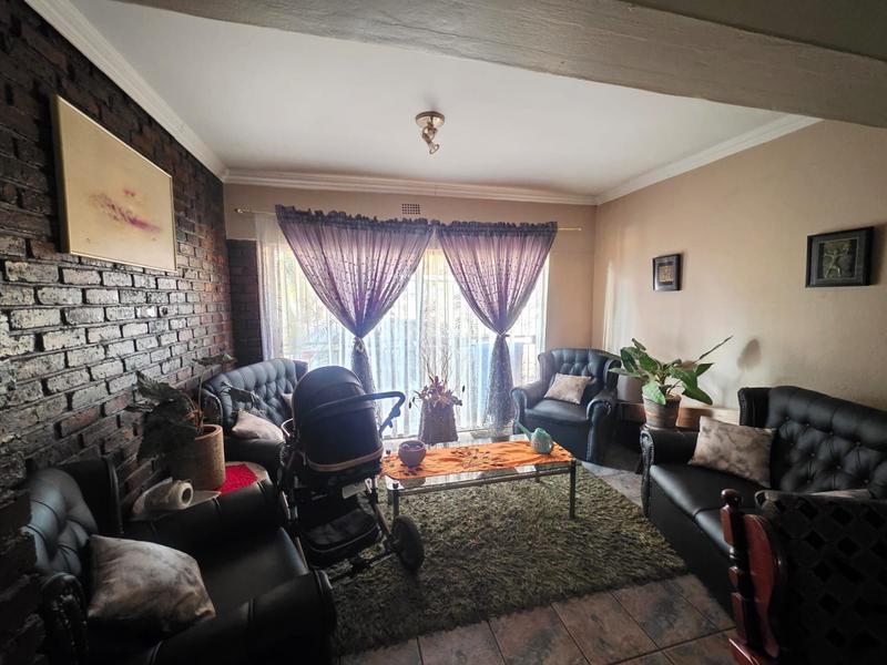 5 Bedroom Property for Sale in Golf Park Gauteng