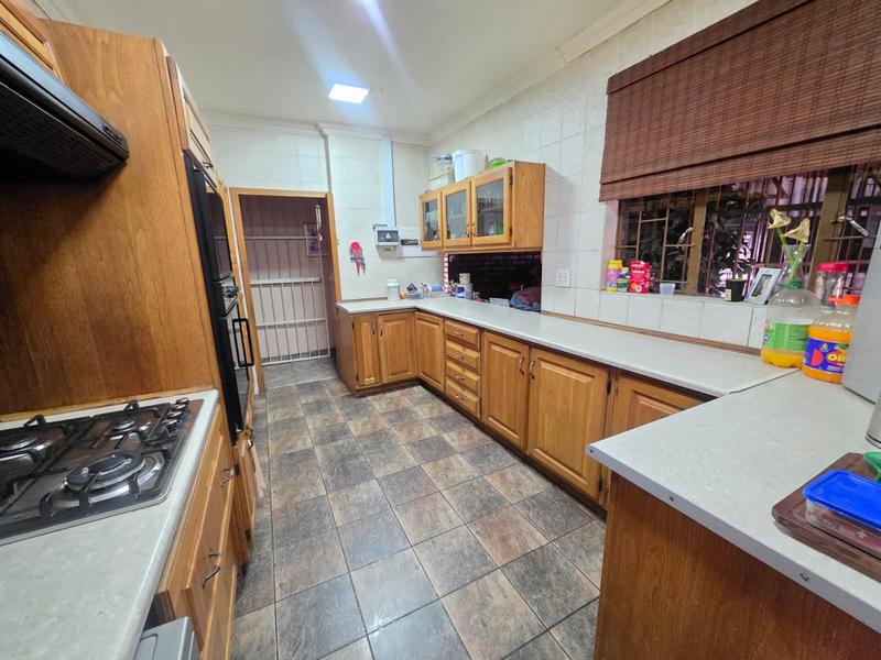 5 Bedroom Property for Sale in Golf Park Gauteng