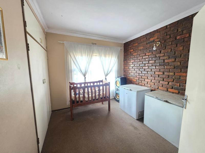 5 Bedroom Property for Sale in Golf Park Gauteng