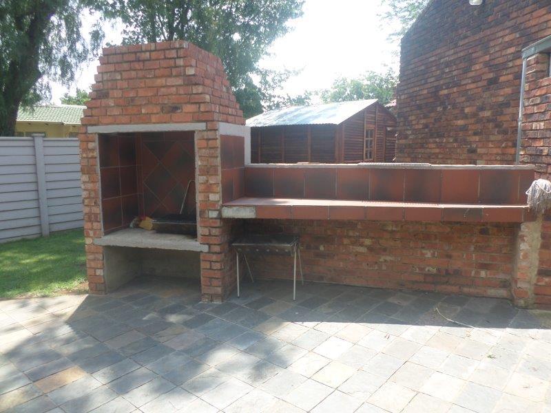 5 Bedroom Property for Sale in Golf Park Gauteng