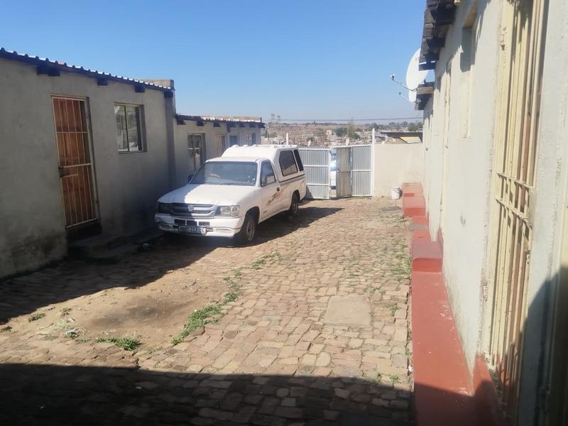 13 Bedroom Property for Sale in Olievenhoutbosch Gauteng