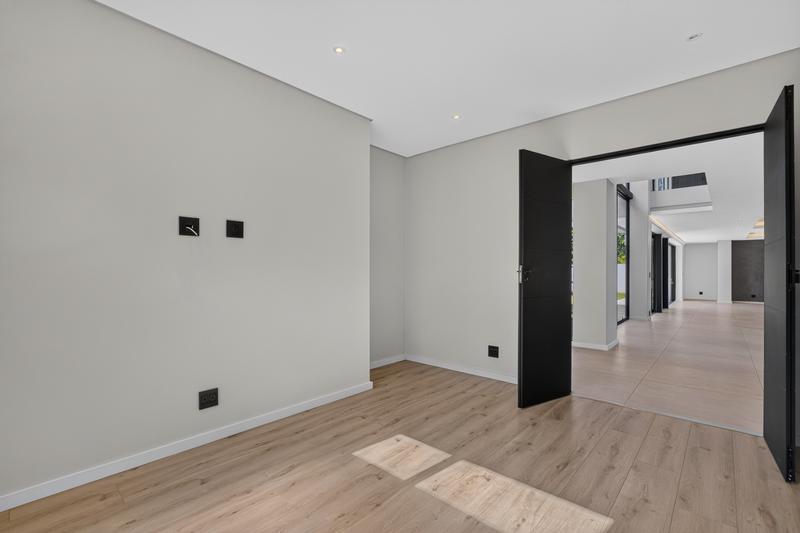 5 Bedroom Property for Sale in Bryanston Gauteng