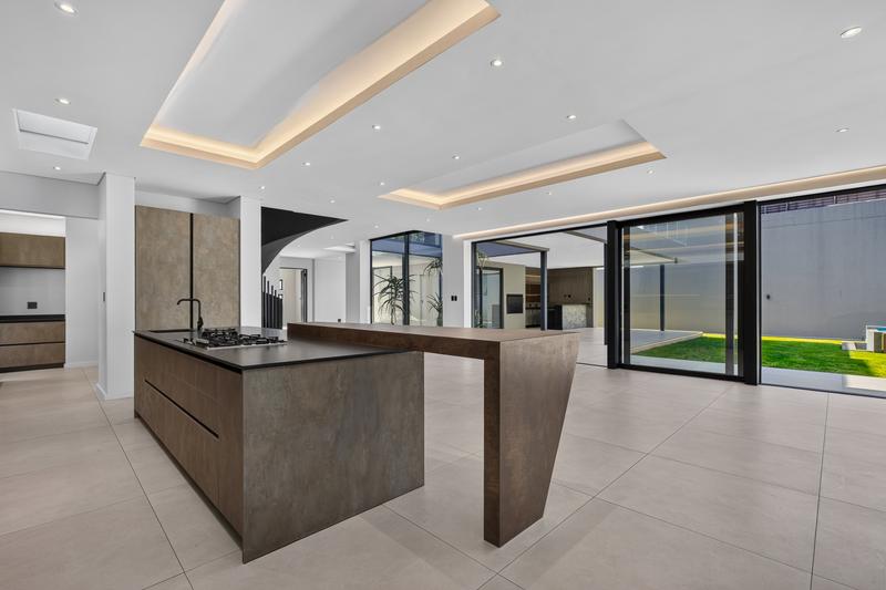 5 Bedroom Property for Sale in Bryanston Gauteng