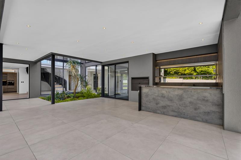 5 Bedroom Property for Sale in Bryanston Gauteng